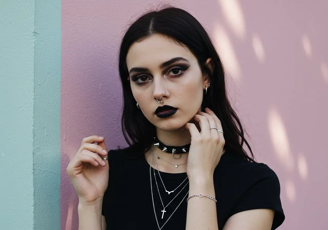 Jaka biżuteria do stylu emo?